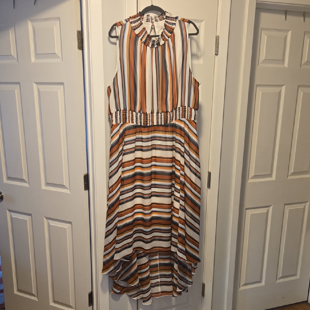 Sleeveless Striped High-Low Maxi Dress in Multi-Color Size 26/28W 🤎